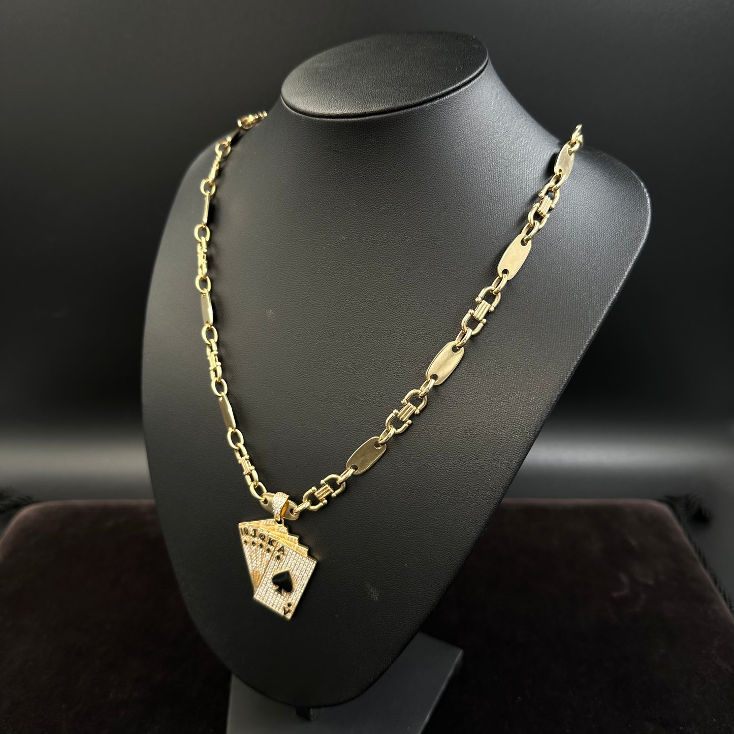 Massive Steigbügelkette 65cm x 8mm 14Karat Gelbgold