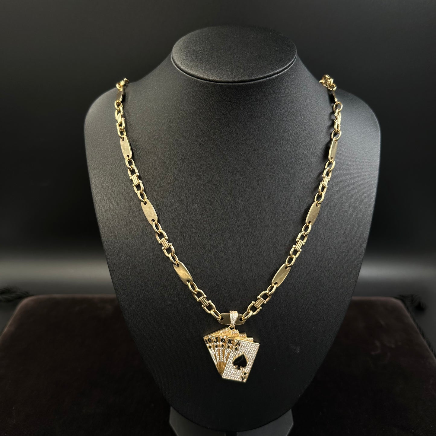 Massive Steigbügelkette 65cm x 8mm 14Karat Gelbgold